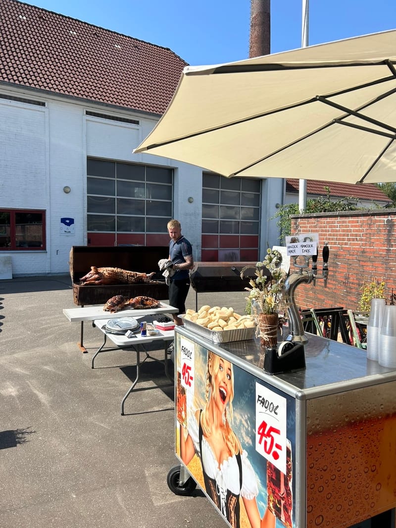 Grillmesteren og helstegt pattegris hos Overgaard